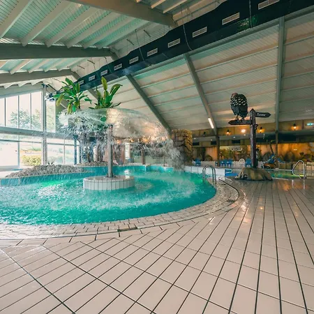 Modern With 2 Bathrooms, Near De Efteling 木屋