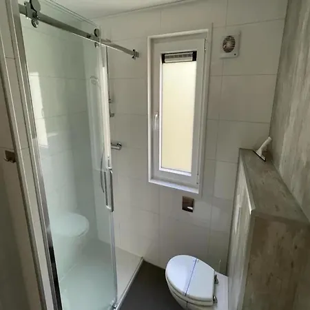 Modern With 2 Bathrooms, Near De Efteling 木屋 *