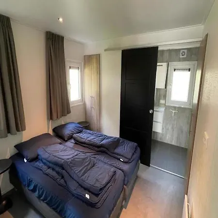 Modern With 2 Bathrooms, Near De Efteling Chalet *