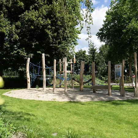 木屋 Modern With 2 Bathrooms, Near De Efteling