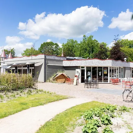 Modern With 2 Bathrooms, Near De Efteling 木屋